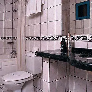 Sezer Otel Ayvalı
